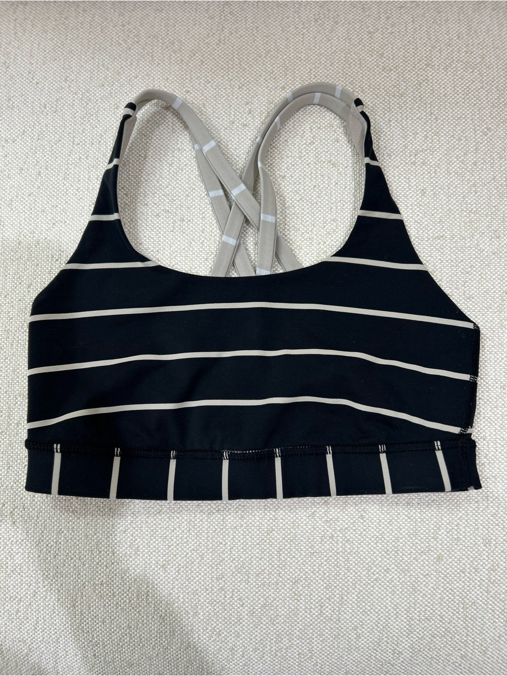 Lululemon Energy Yoga Bra Cayman Black Mojave Tan Strappy Luxtreme Size 4 Sporty